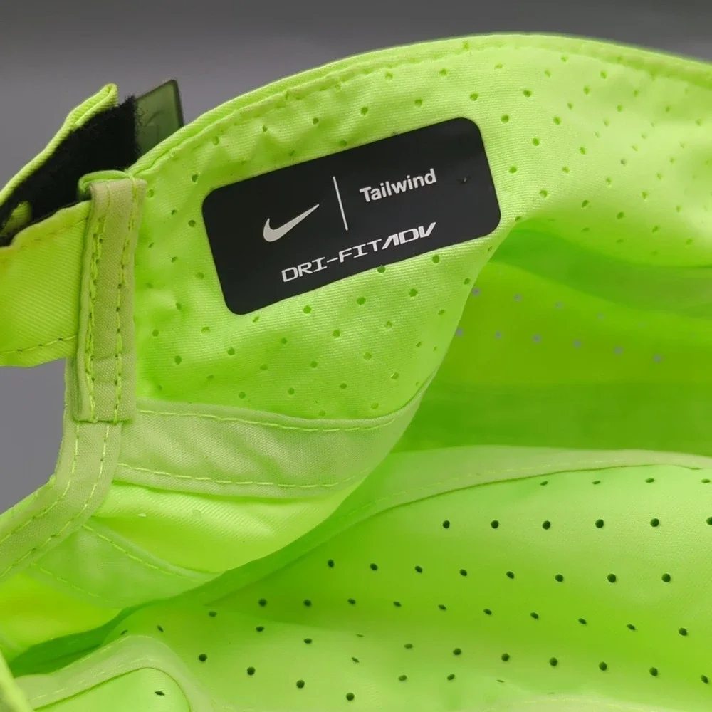 Nike featherlight dri